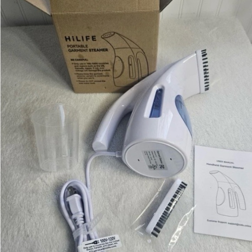 Hi Life Portable Garment Steamer Color Blue NWT